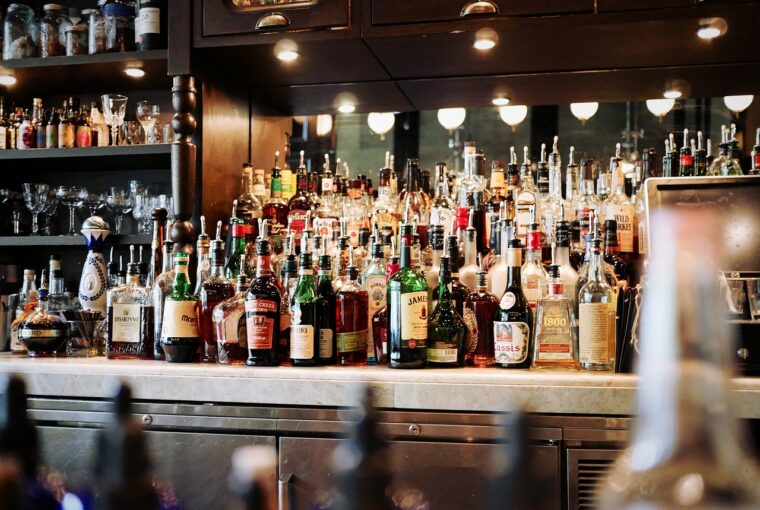 alcoholic beverages, bar, beer