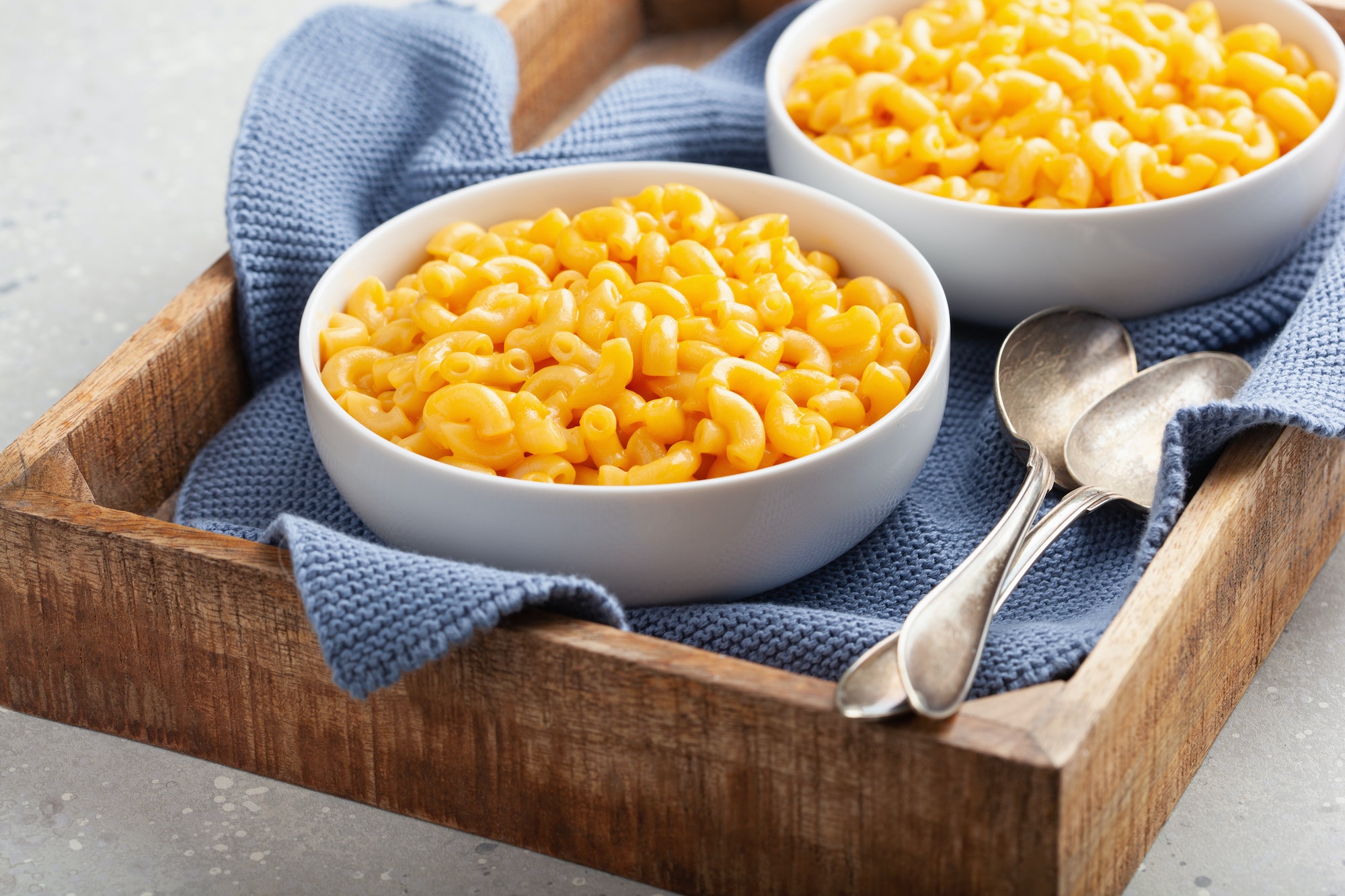 American creamy macaroni and cheese pasta